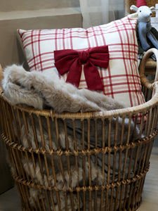 Tartan cushion with bow - red