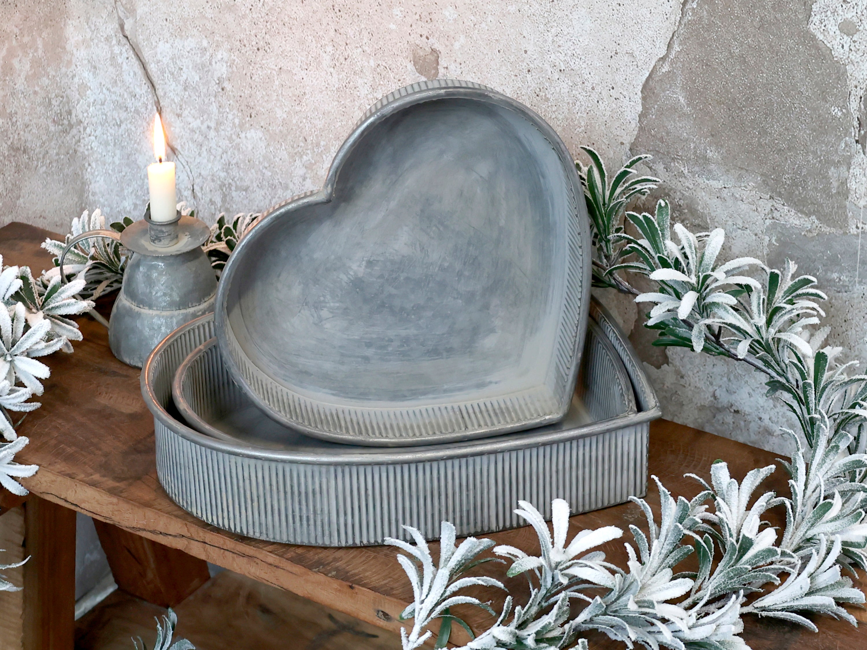 Zinc heart shaped tray