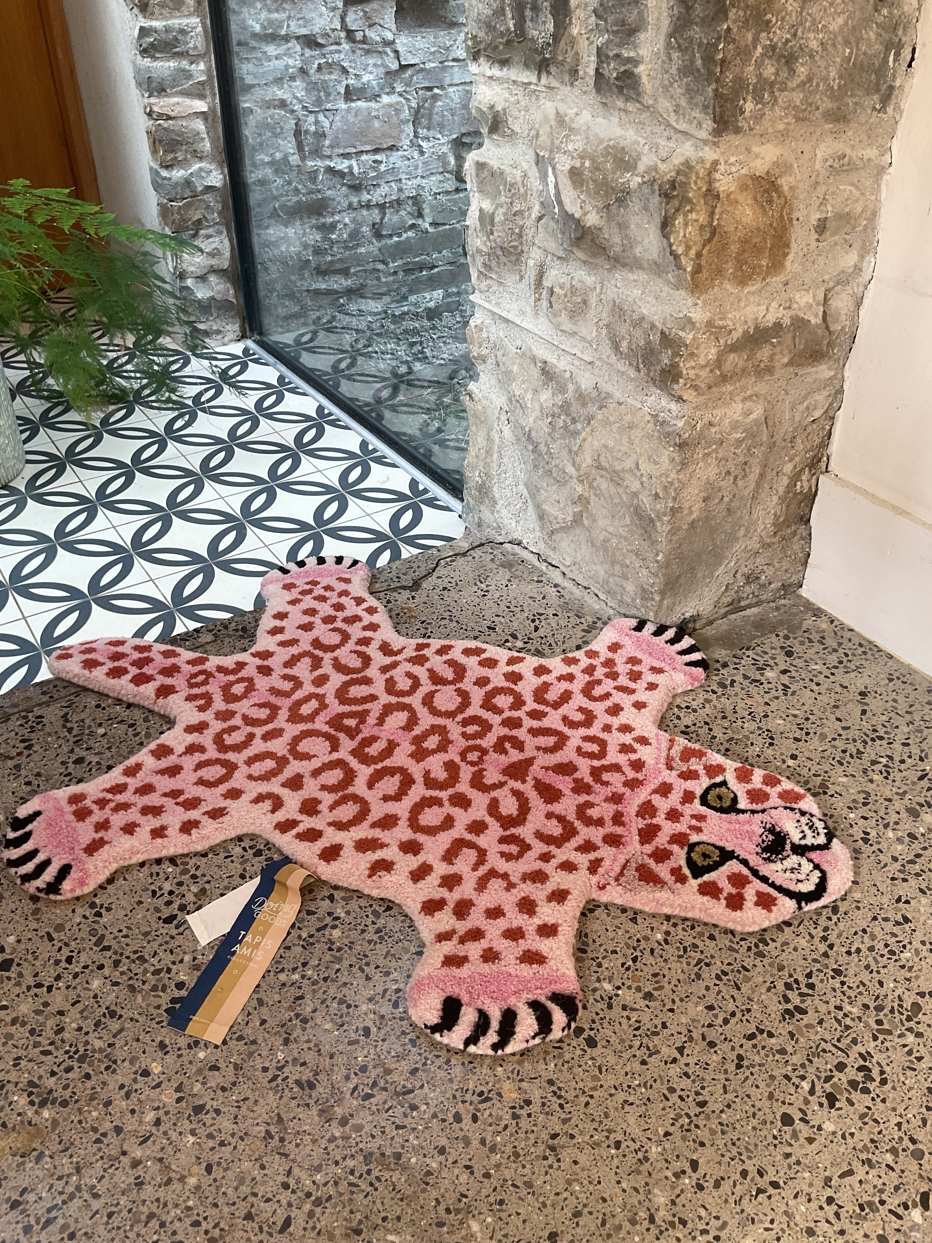 Pinky Leopard Rug small
