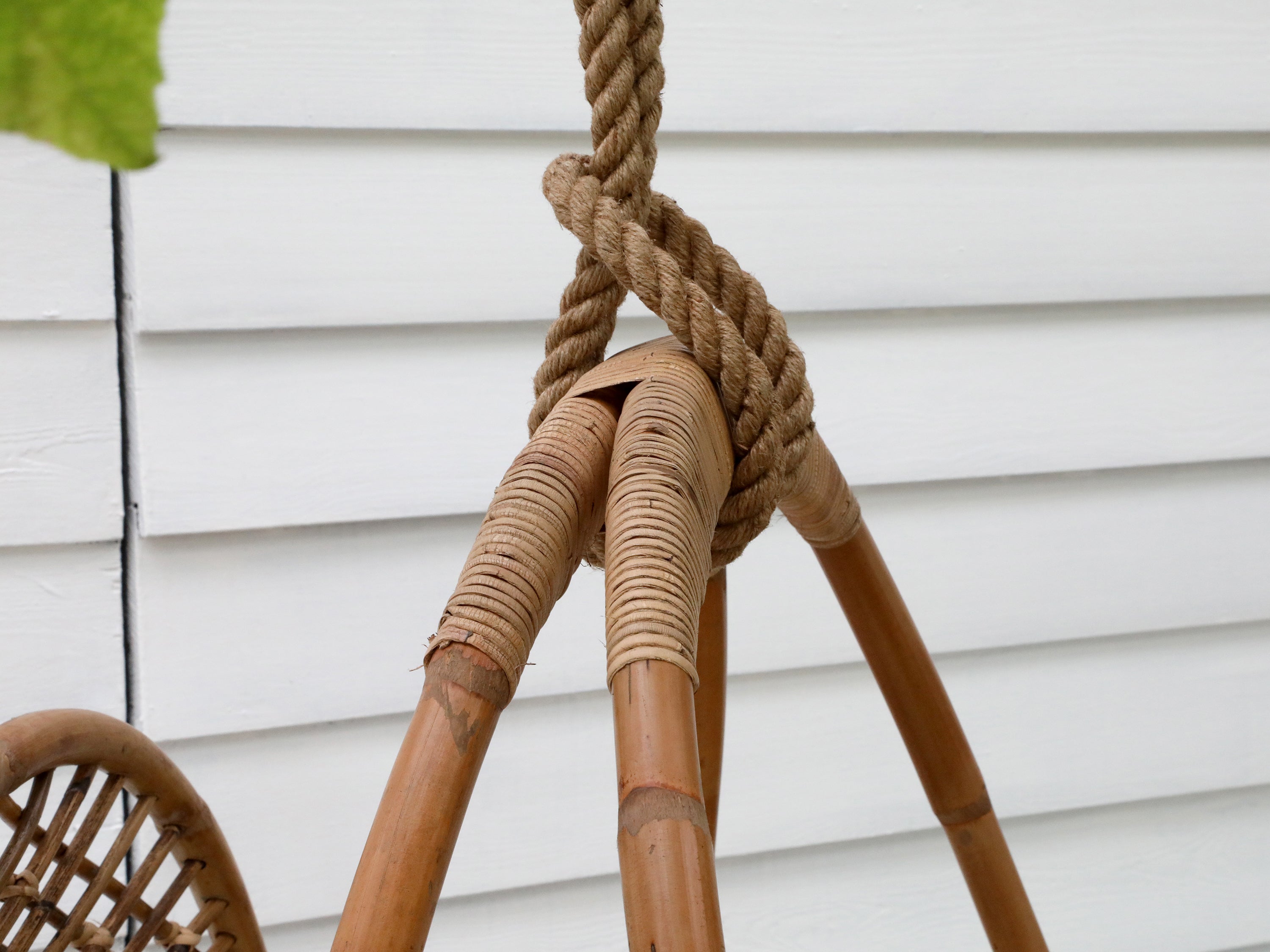 Rattan hanging egg chair