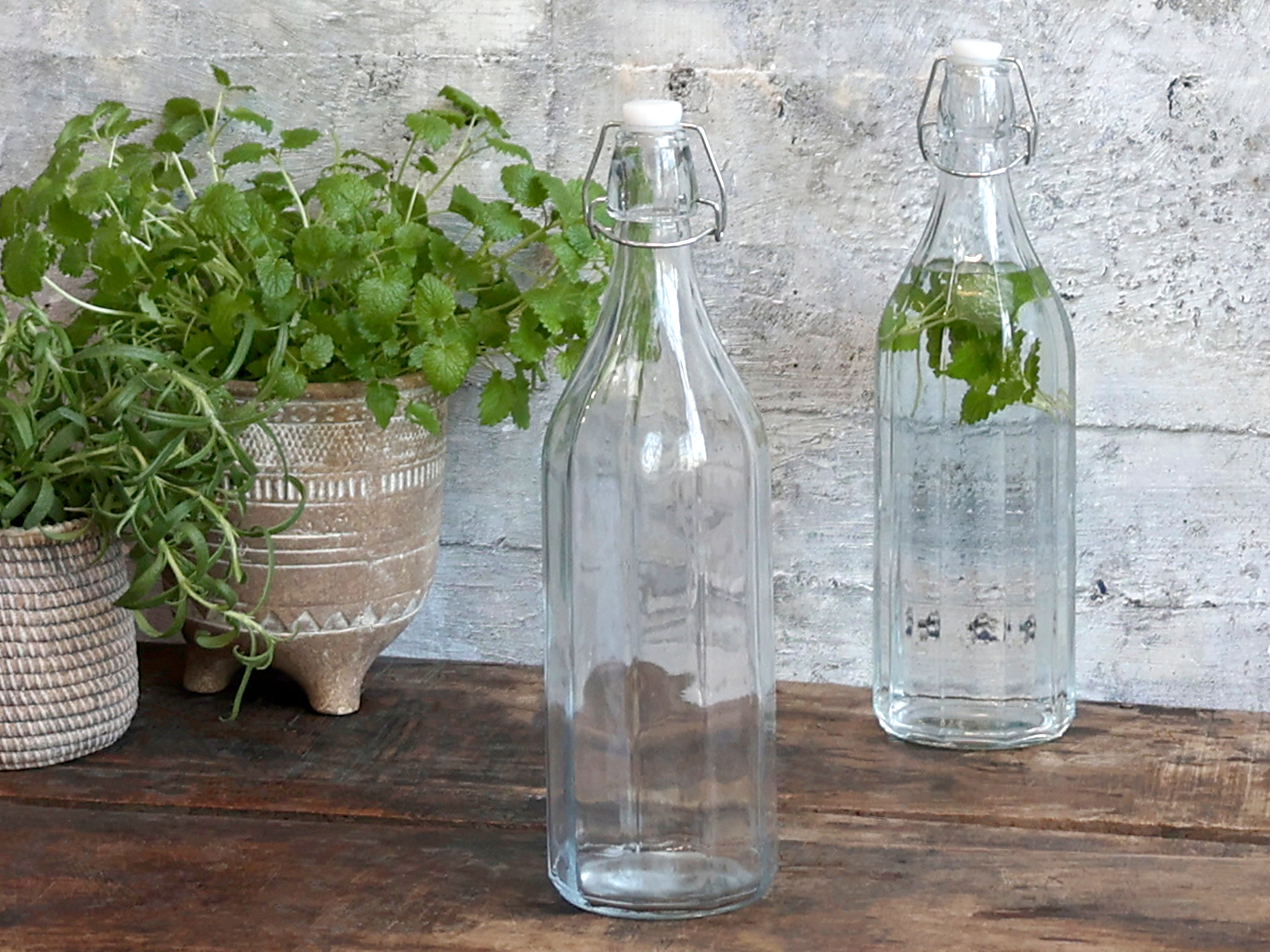 Preserving bottle