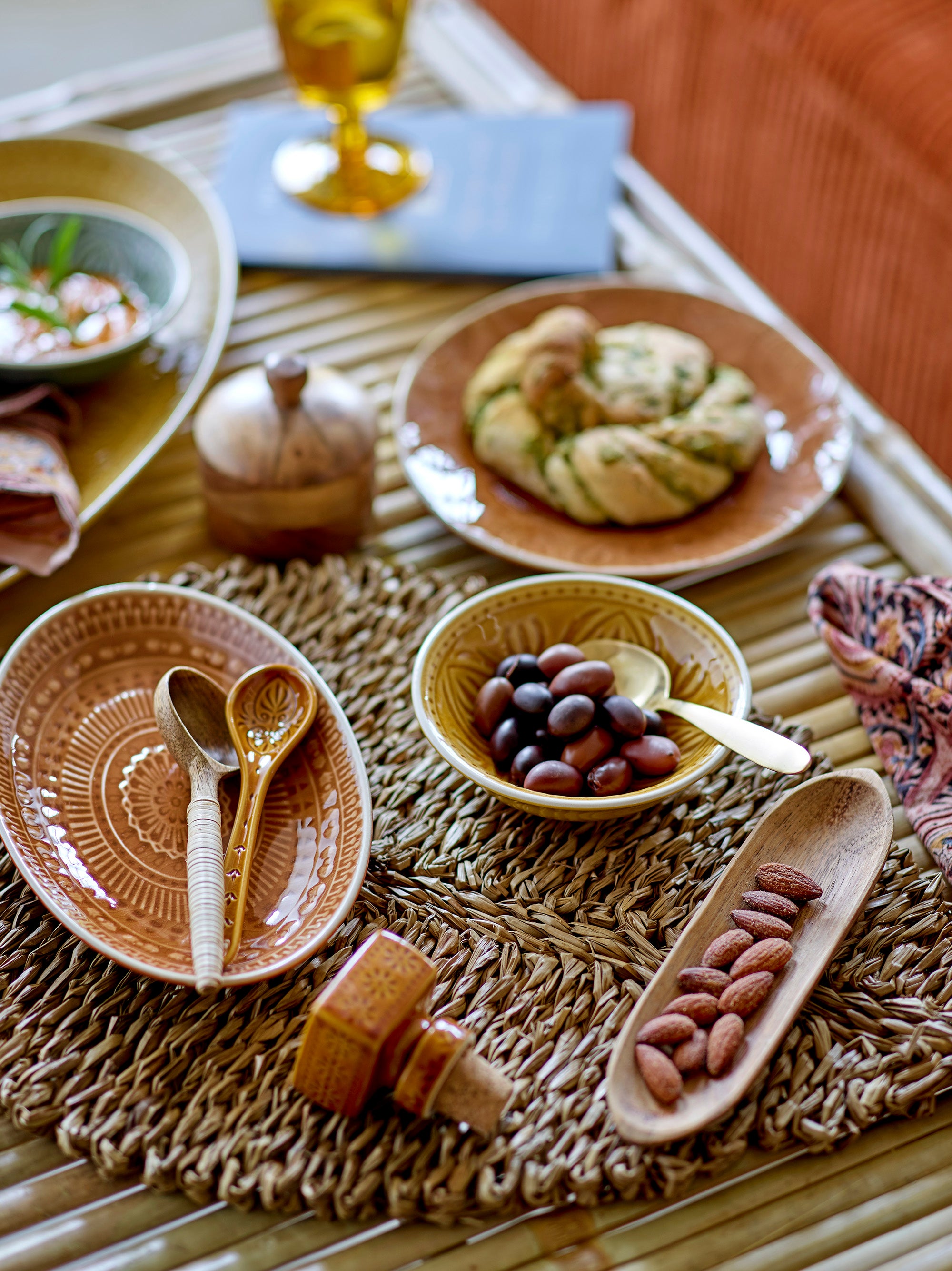 Leaf shaped seagrass placemat
